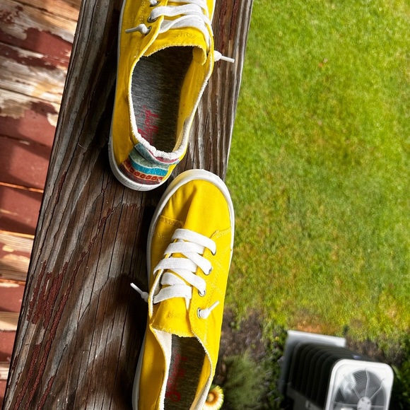 Jellypop Yellow and White High-Top Sneakers - Picture 2 of 2